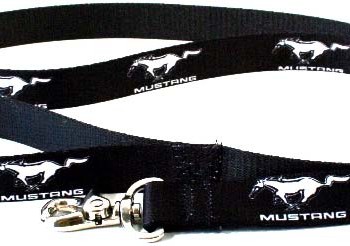ford_mustang_dog_leash_carz